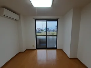 のマンスリーマンション・ウィークリーマンション「フラワーパーク 105・洋室(No.1308999)」メイン画像