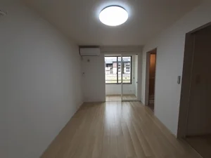 のマンスリーマンション・ウィークリーマンション「クレシエンテ 101・洋室(No.1309044)」メイン画像