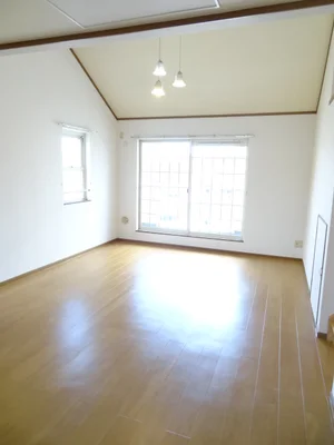 のマンスリーマンション・ウィークリーマンション「アンソレイエハイム 202・洋室(No.1309056)」メイン画像