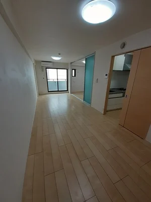 のマンスリーマンション・ウィークリーマンション「ＣＡＳＴＬＥ　ＡＺＵＣＨＩ 203・洋室(No.1309104)」メイン画像