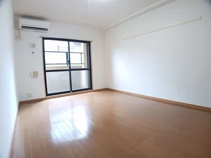 京都経済短期大学周辺のマンスリーマンション・ウィークリーマンション「グラン　ベイベリー 107・洋室(No.1309119)」メイン画像