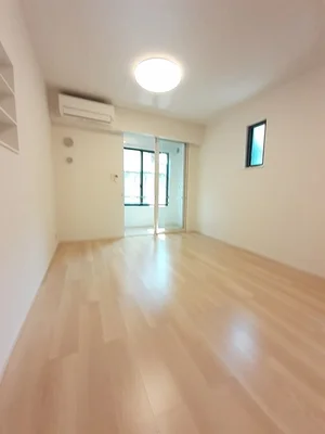 のマンスリーマンション・ウィークリーマンション「セーバリーブリーズⅡ 102・洋室(No.1309287)」メイン画像