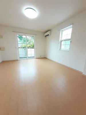 のマンスリーマンション・ウィークリーマンション「ドエルⅧＡ 102・洋室(No.1309321)」メイン画像