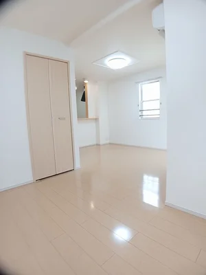 川西市のマンスリーマンション・ウィークリーマンション「ＣＯＣＯＬＵＡＮＡ・Ｋ　Ⅰ 203・洋室(No.1309454)」メイン画像