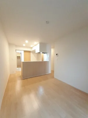 のマンスリーマンション・ウィークリーマンション「メゾン・ド・アイローネⅡ 103・洋室(No.1309847)」メイン画像