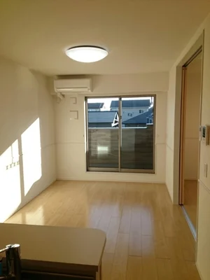 のマンスリーマンション・ウィークリーマンション「Ｓｈａｒｍ　Ｈａｗｋｓ　Ｂ 202・洋室(No.1309982)」メイン画像