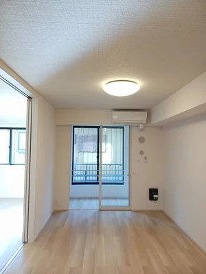 のマンスリーマンション・ウィークリーマンション「カーサ　フィオーレ 106・洋室(No.1310633)」メイン画像