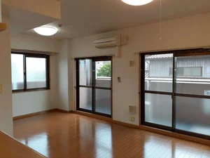 のマンスリーマンション・ウィークリーマンション「Ｇｒａｎｄ　Ｌｅａｇａ 201・洋室(No.1310650)」メイン画像