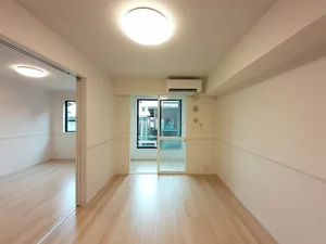 のマンスリーマンション・ウィークリーマンション「ヒカルサ富山水橋 103・洋室(No.1310825)」メイン画像