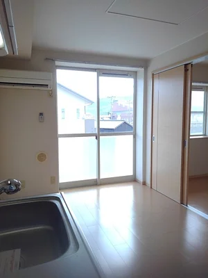 のマンスリーマンション・ウィークリーマンション「ニューエルディム長船 203・洋室(No.1311088)」メイン画像