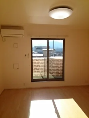 のマンスリーマンション・ウィークリーマンション「アンソレイエ見奈良　Ａ 202・洋室(No.1311126)」メイン画像