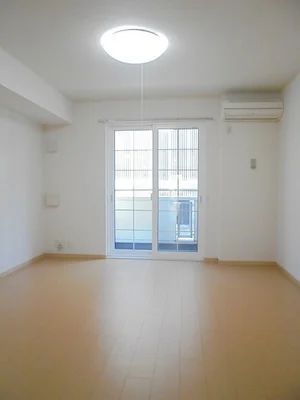 のマンスリーマンション・ウィークリーマンション「ｂｒｉｌｌｏ　ｊａｒｄｉｎ 102・洋室(No.1311581)」メイン画像