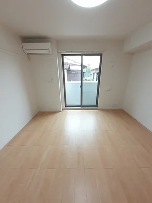 のマンスリーマンション・ウィークリーマンション「カーサ・フェリーチェ　ＥＹ－Ⅰ 102・洋室(No.1311635)」メイン画像