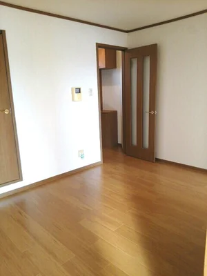 のマンスリーマンション・ウィークリーマンション「センプレ　ヴェルデⅠ 102・洋室(No.1311722)」メイン画像