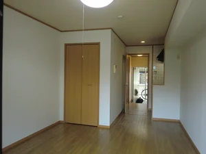 のマンスリーマンション・ウィークリーマンション「ボナール津久野 105・洋室(No.1311873)」メイン画像