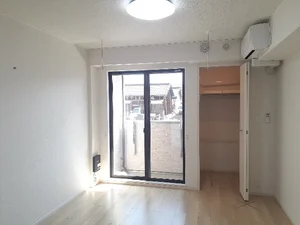 のマンスリーマンション・ウィークリーマンション「ガーデン　スクエアⅠ 102・洋室(No.1311918)」メイン画像