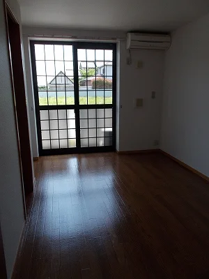 のマンスリーマンション・ウィークリーマンション「ヴァーレンスＡ 102・洋室(No.1312128)」メイン画像