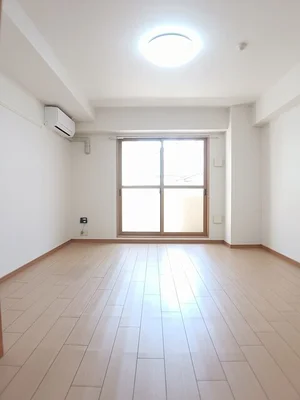 のマンスリーマンション・ウィークリーマンション「Ｃｏｎ　Ｂｒｉｏ 104・洋室(No.1313060)」メイン画像