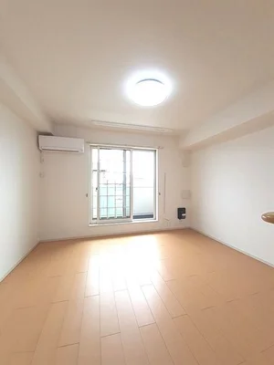 のマンスリーマンション・ウィークリーマンション「プリート・カーサ 202・洋室(No.1313251)」メイン画像