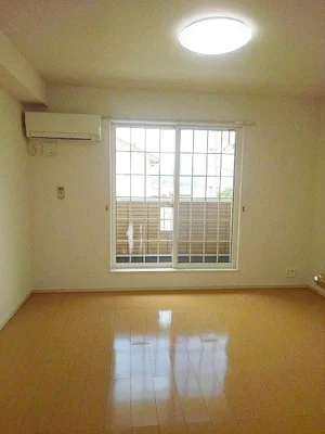 のマンスリーマンション・ウィークリーマンション「ウォークアップ　コクブⅡ 202・洋室(No.1313258)」メイン画像