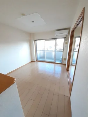 のマンスリーマンション・ウィークリーマンション「ラルジュ・ロジュマン 105・洋室(No.1313597)」メイン画像