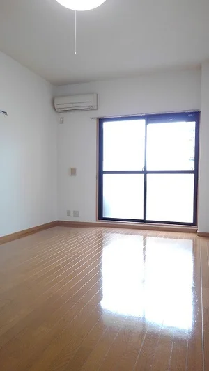 のマンスリーマンション・ウィークリーマンション「ブリッサ岩国 204・洋室(No.1313639)」メイン画像