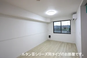 のマンスリーマンション・ウィークリーマンション「フラワーハイツ弐番館 302・洋室(No.1313734)」メイン画像