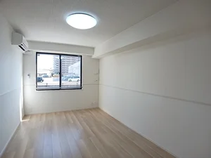 のマンスリーマンション・ウィークリーマンション「フラワーハイツ弐番館 103・洋室(No.1313743)」メイン画像