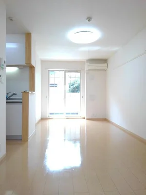 のマンスリーマンション・ウィークリーマンション「ラ　ソレイユ　ジョーヌ 101・洋室(No.1314299)」メイン画像