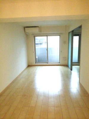 のマンスリーマンション・ウィークリーマンション「シャン・ド・フルールⅢ 104・洋室(No.1314301)」メイン画像