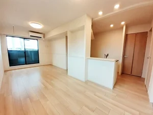 修紅短期大学周辺のマンスリーマンション・ウィークリーマンション「カーサＭ．ＫⅠ 204・洋室(No.1314623)」メイン画像