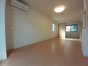 のマンスリーマンション・ウィークリーマンション「Ｓａｒｒｙ　Ｂｅｌｌｅ 101・洋室(No.1315120)」メイン画像