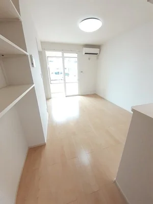 のマンスリーマンション・ウィークリーマンション「Ｋ’ｓ　シエージィ　Ａ 102・洋室(No.1315277)」メイン画像