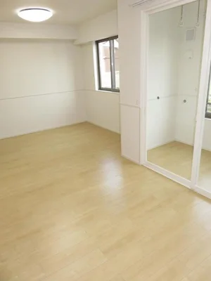 のマンスリーマンション・ウィークリーマンション「ロズリーフィールド　Ⅱ 104・洋室(No.1315390)」メイン画像