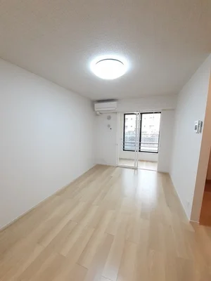 のマンスリーマンション・ウィークリーマンション「クラウン　スクエア　Ⅰ 105・洋室(No.1315399)」メイン画像