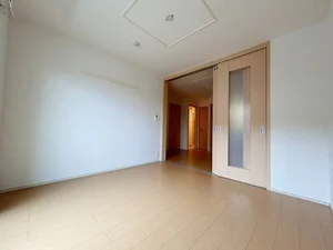 のマンスリーマンション・ウィークリーマンション「プロムナード　ソレイユＢ 102・洋室(No.1315473)」メイン画像