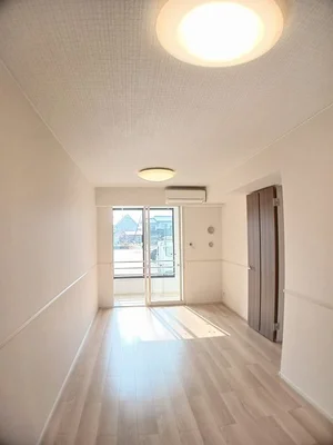 のマンスリーマンション・ウィークリーマンション「ヒカルサ境港外江町イーストⅡ 103・洋室(No.1315557)」メイン画像