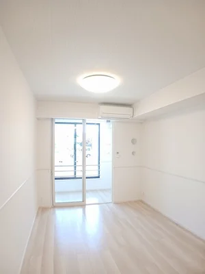 のマンスリーマンション・ウィークリーマンション「ヒカルサ境港外江町イーストⅡ 103・洋室(No.1315557)」メイン画像