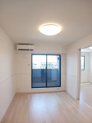 のマンスリーマンション・ウィークリーマンション「ヒカルサ境港渡町ウエスト 201・洋室(No.1315560)」メイン画像