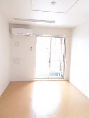 のマンスリーマンション・ウィークリーマンション「カーサ・デル・スール 101・洋室(No.1315929)」メイン画像