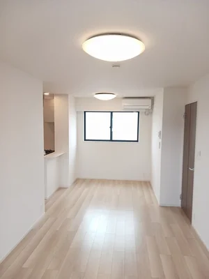 のマンスリーマンション・ウィークリーマンション「プティ　フォレスタ柏原Ⅱ 202・洋室(No.1316821)」メイン画像