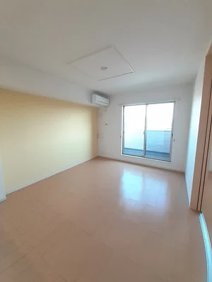 のマンスリーマンション・ウィークリーマンション「ラッフィナート・ピアッツァⅠ 203・洋室(No.1317003)」メイン画像