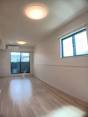 のマンスリーマンション・ウィークリーマンション「アンソレイエ　ヴィヴァンⅡ 201・洋室(No.1317029)」メイン画像