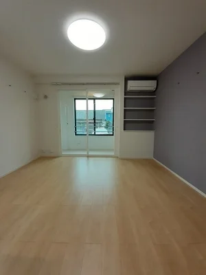 のマンスリーマンション・ウィークリーマンション「Ｃａｓａ　ｄｅ　Ｓｏｌ　岩国 105・洋室(No.1317128)」メイン画像