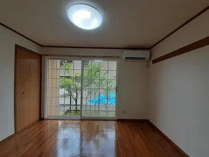 仁愛大学周辺のマンスリーマンション・ウィークリーマンション「アンソレイエ瓜生Ａ 101・和室(No.1317649)」メイン画像