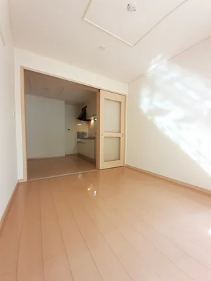 のマンスリーマンション・ウィークリーマンション「ラフォレスタ 102・洋室(No.1317730)」メイン画像