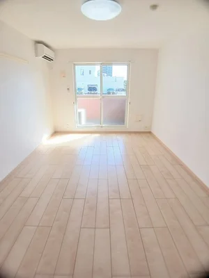 のマンスリーマンション・ウィークリーマンション「ラベリーズ・アン　ジェ 107・洋室(No.1317802)」メイン画像