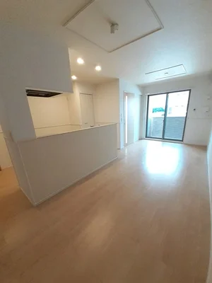 のマンスリーマンション・ウィークリーマンション「ラベリーズ・アン　ジェⅡＡ 102・洋室(No.1317819)」メイン画像