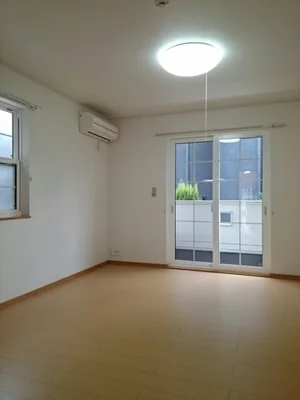 のマンスリーマンション・ウィークリーマンション「ラ　ポルト　ドゥ　ドゥマン　Ⅲ 101・洋室(No.1317849)」メイン画像