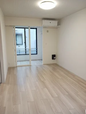 のマンスリーマンション・ウィークリーマンション「メゾン　ドゥ　エスポアール　Ⅱ 103・洋室(No.1318067)」メイン画像